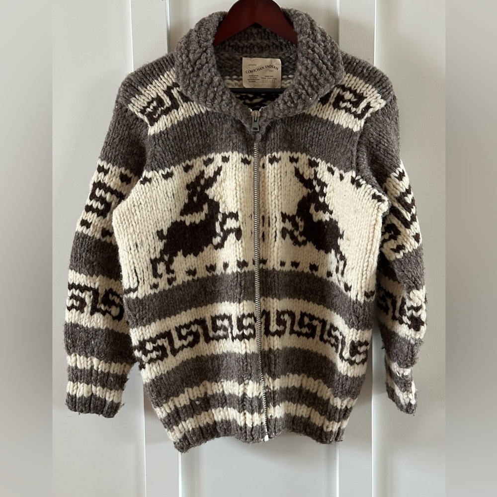 Authentic Cowichan Indian hand knit wool zip up sweater deer pattern size Large